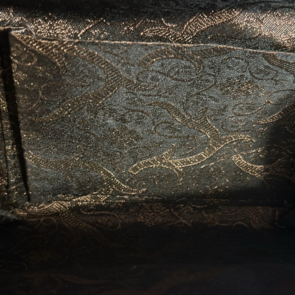 Brown silk small clutch - Picture 3 of 3